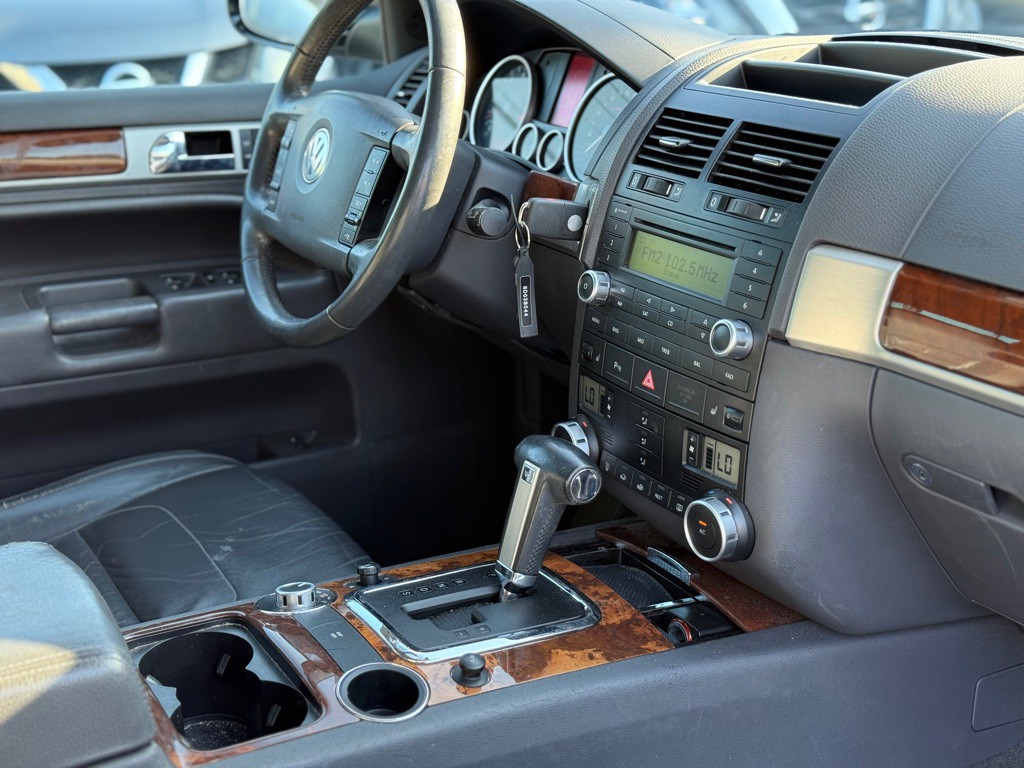 2008 Volkswagen Touareg Image 15