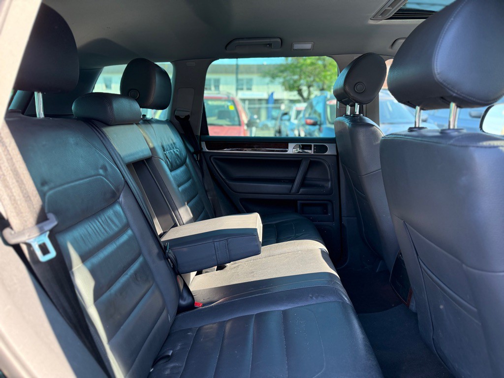 2008 Volkswagen Touareg Image 17