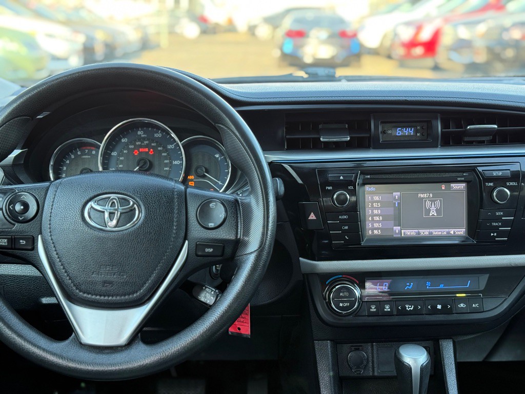 2014 Toyota Corolla Image 12