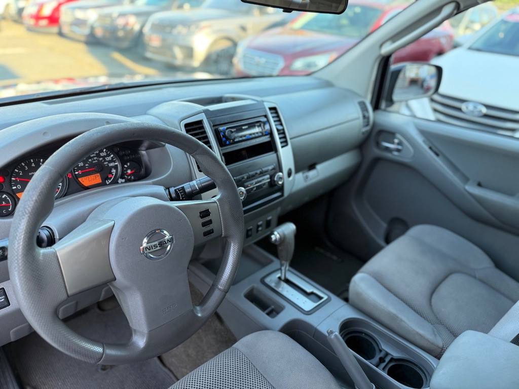 2010 Nissan Frontier Image 10