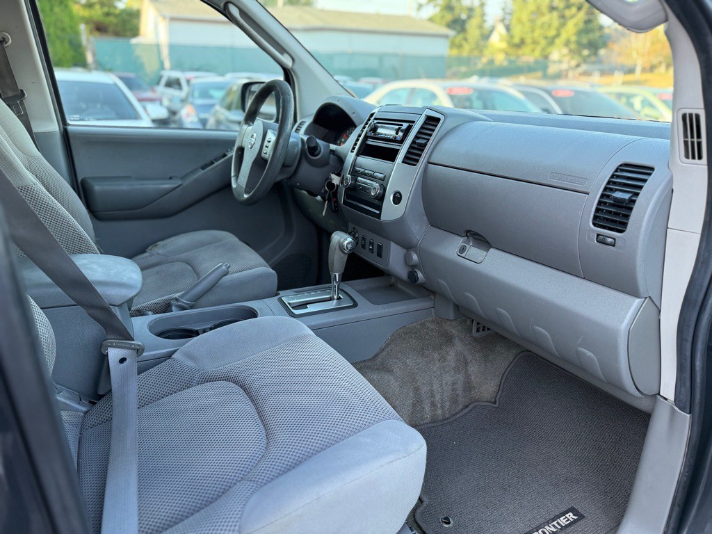 2010 Nissan Frontier Image 14