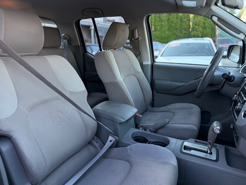 2010 Nissan Frontier Image 15