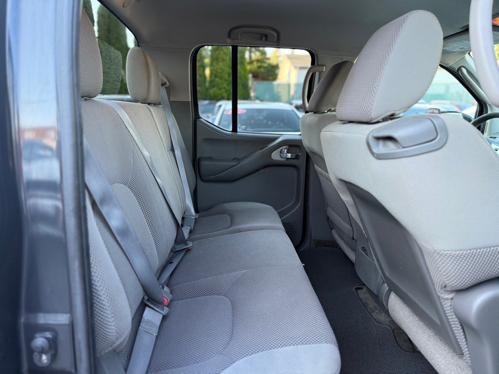 2010 Nissan Frontier Image 18