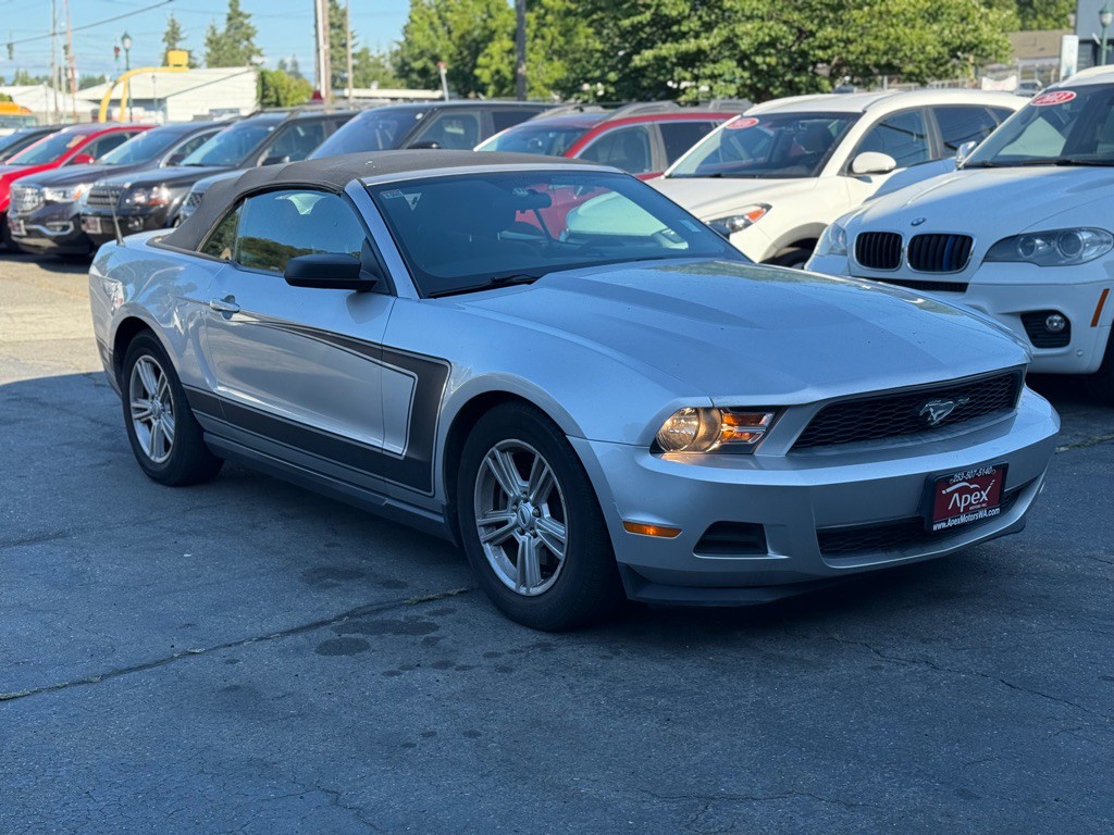 2012 Ford Mustang Image 2