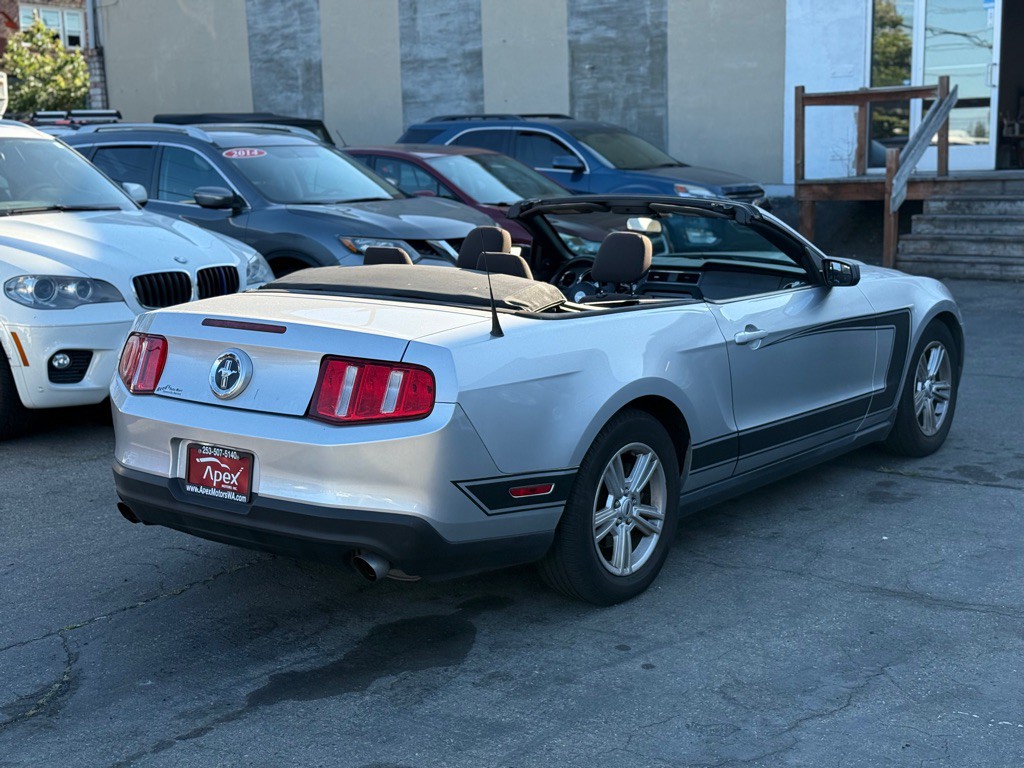 2012 Ford Mustang Image 6