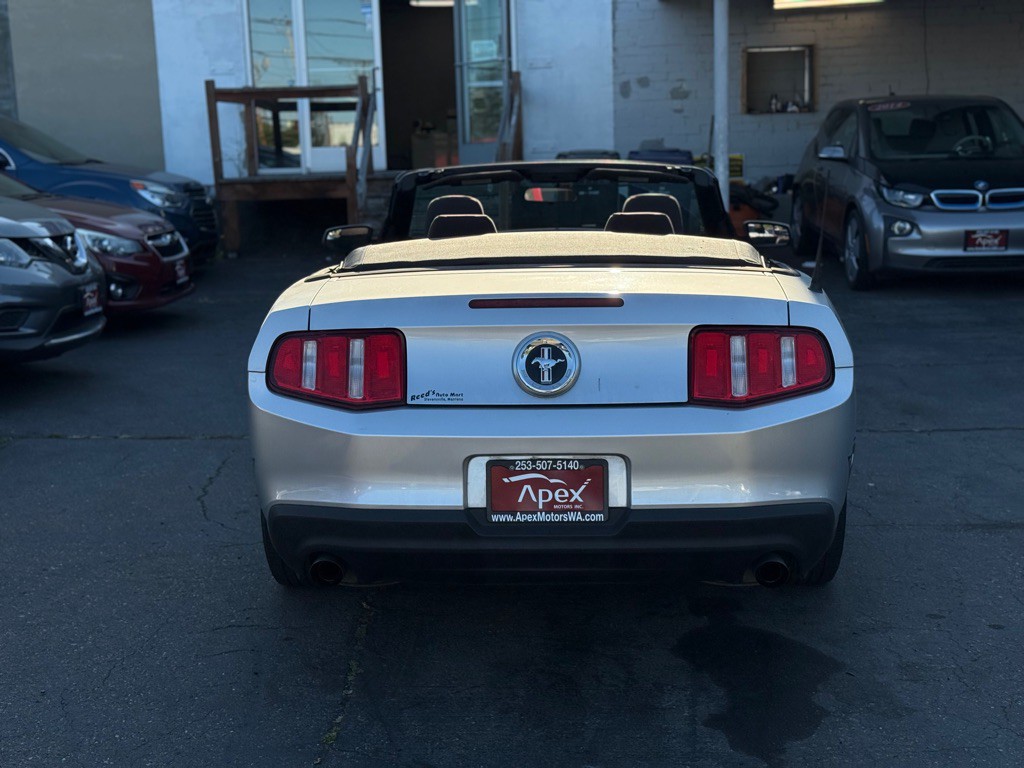 2012 Ford Mustang Image 8