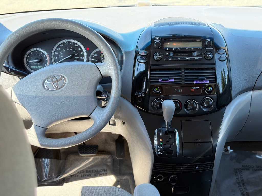 2005 Toyota Sienna Image 15