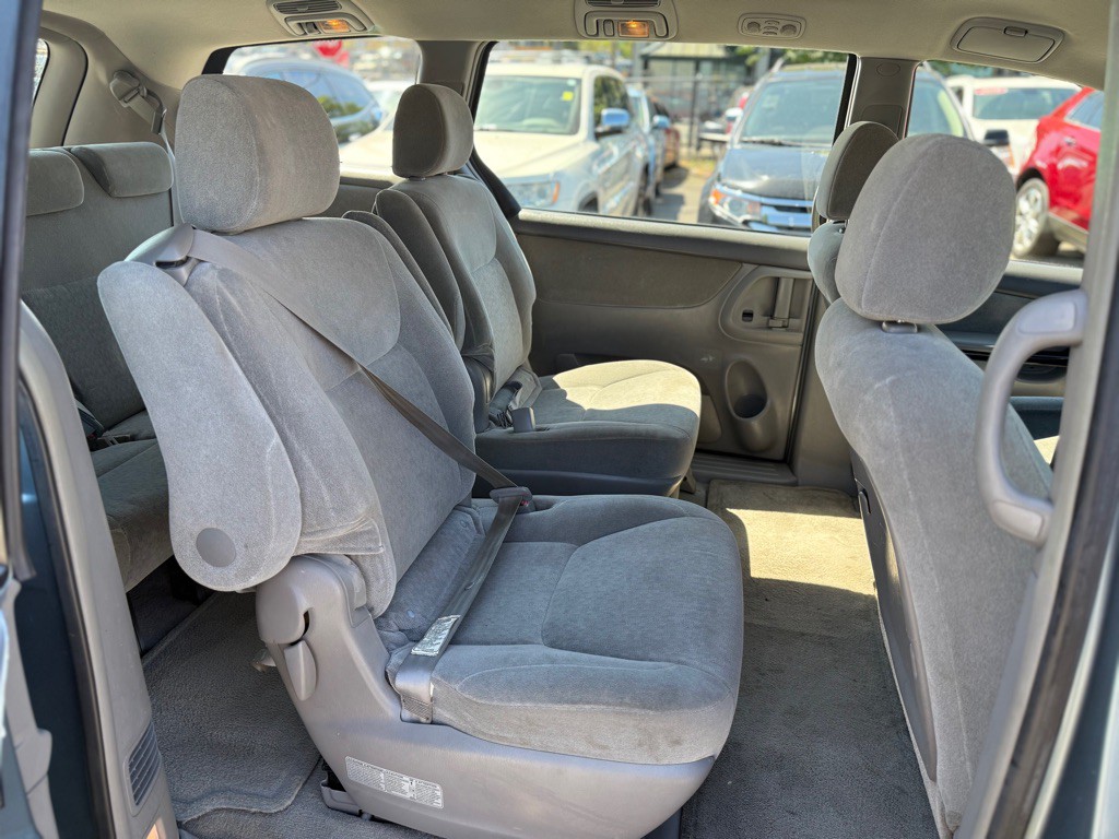 2005 Toyota Sienna Image 20