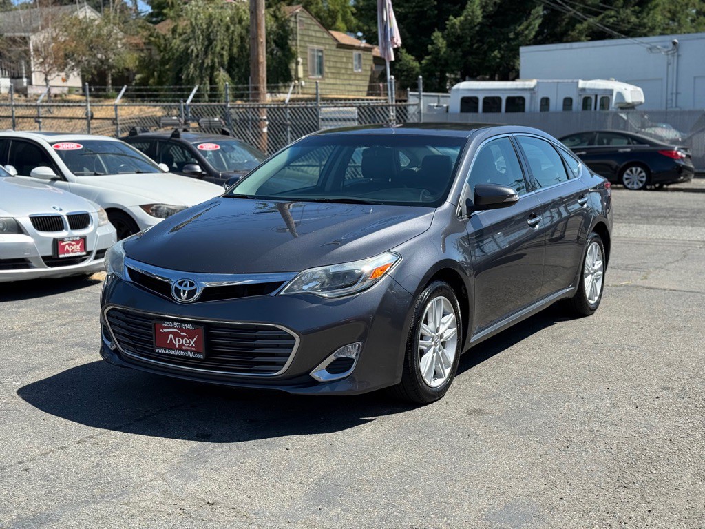 2013 Toyota Avalon Image 1