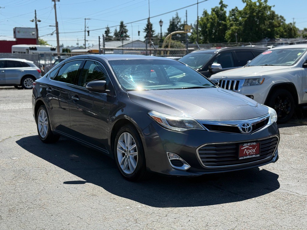 2013 Toyota Avalon Image 2