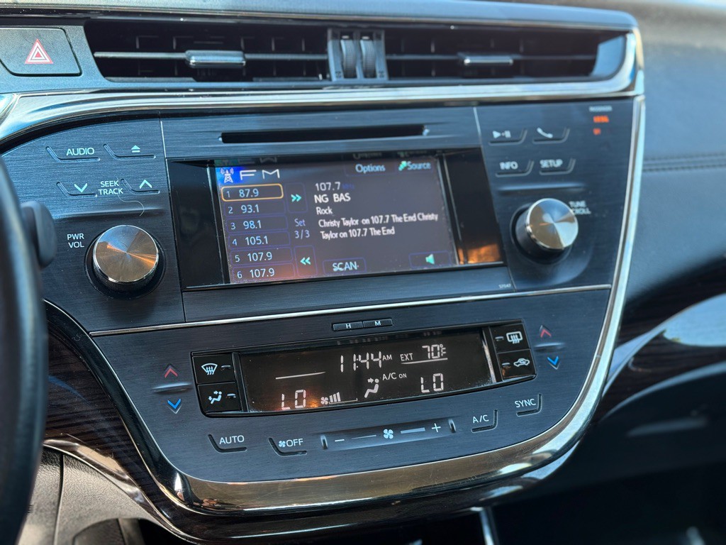 2013 Toyota Avalon Image 12