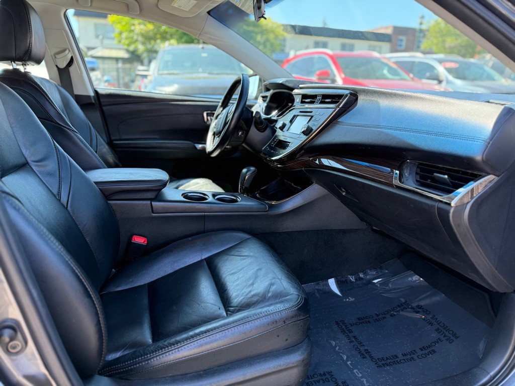 2013 Toyota Avalon Image 16