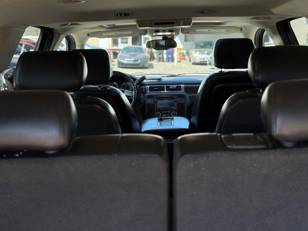2008 GMC Yukon Image 8