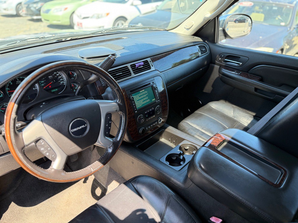 2008 GMC Yukon Image 11