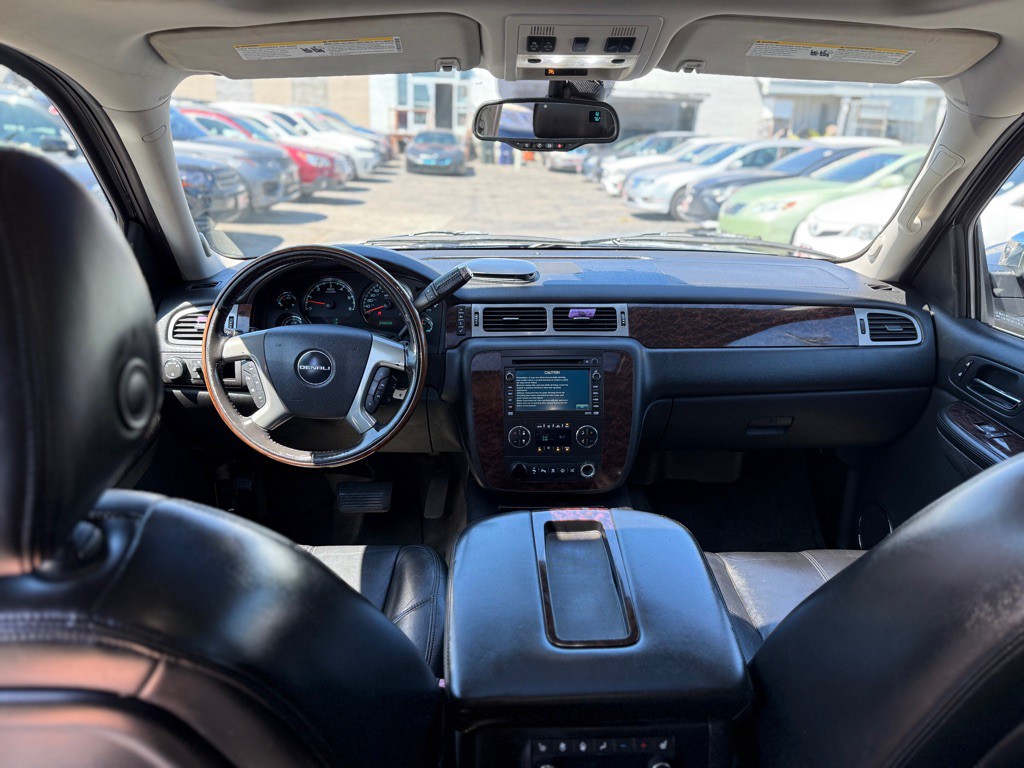 2008 GMC Yukon Image 14
