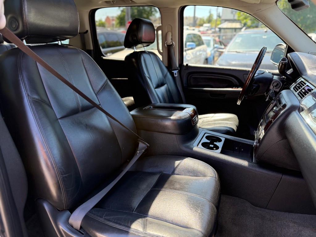 2008 GMC Yukon Image 17