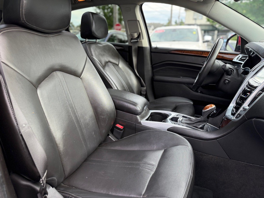 2013 Cadillac SRX Image 16