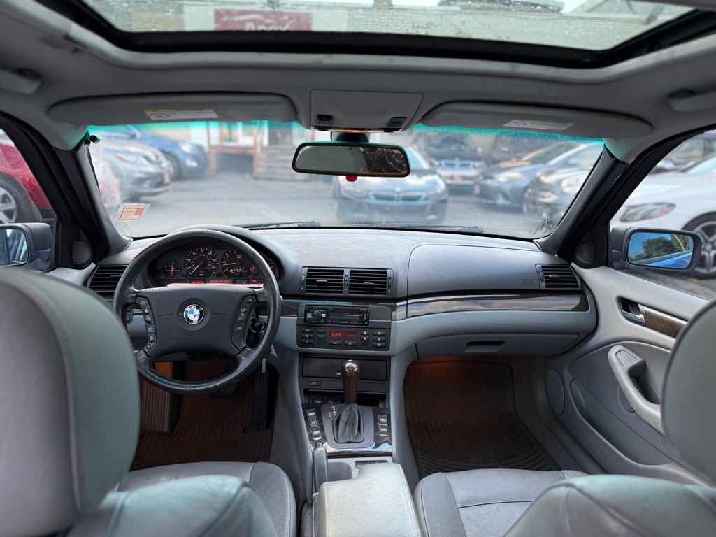 2003 BMW 3 Series Image 12