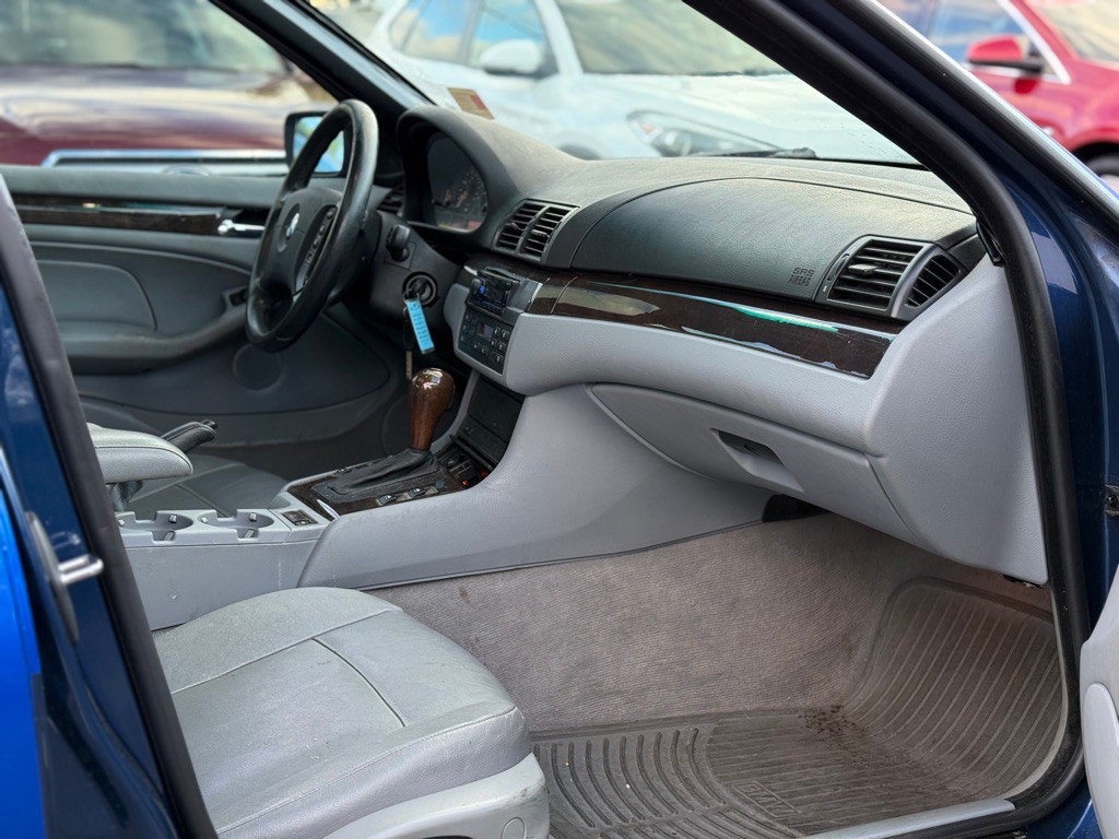 2003 BMW 3 Series Image 14