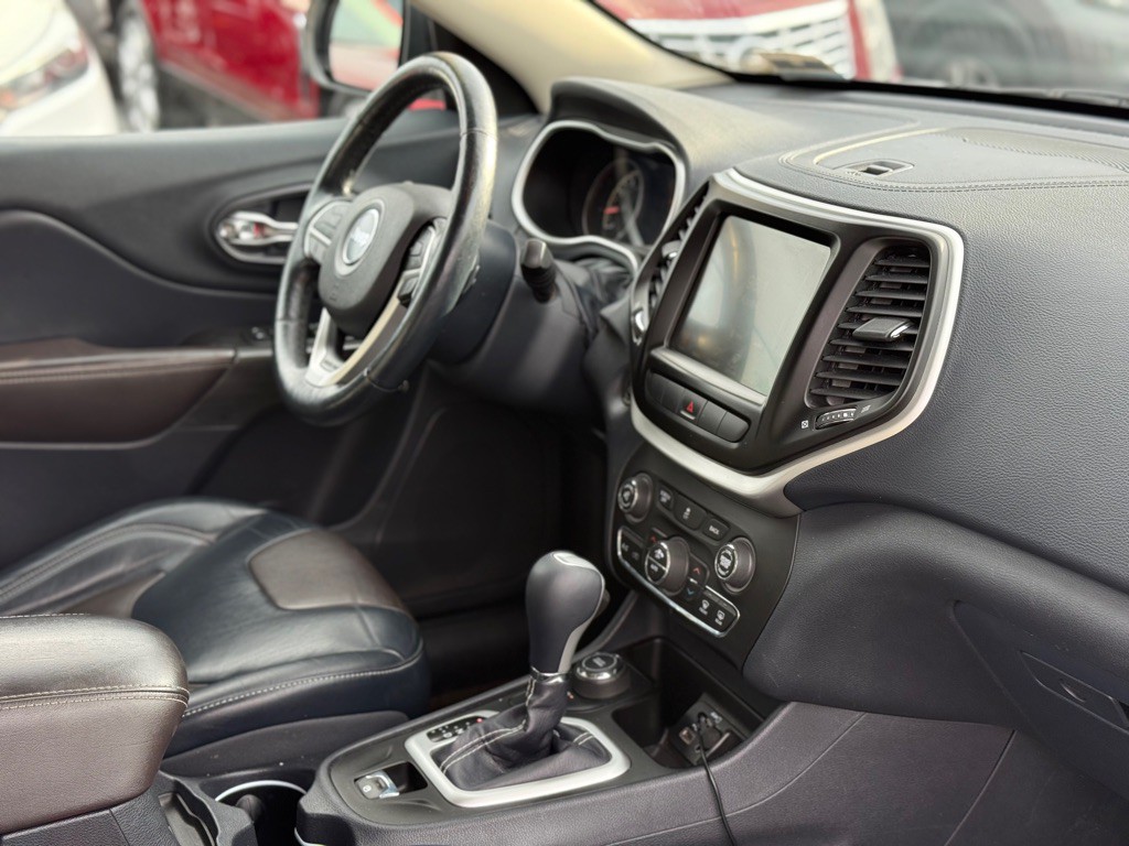 2014 Jeep Cherokee Image 17