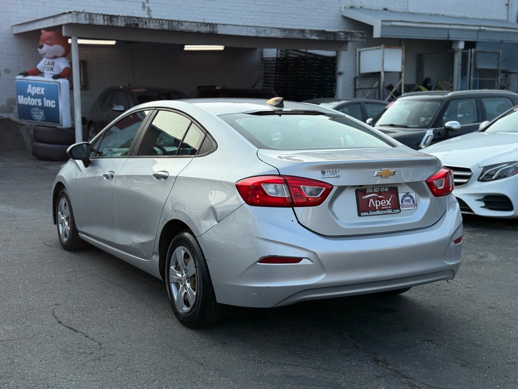2017 Chevrolet Cruze Image 5