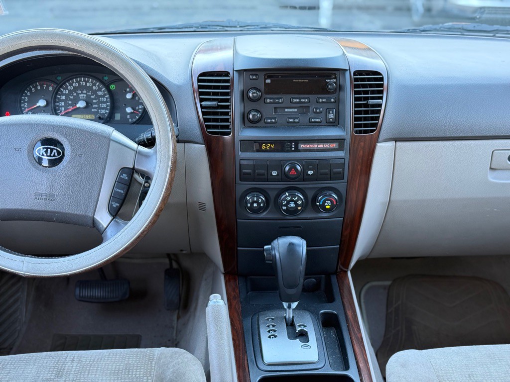 2005 Kia Sorento Image 13