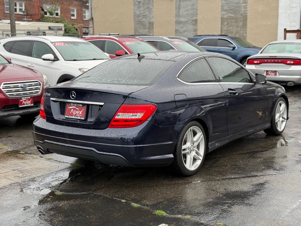 2013 Mercedes-Benz C-Class Image 4