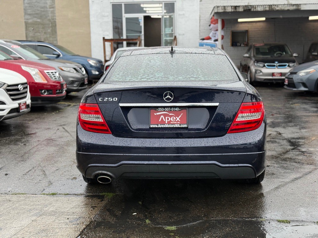 2013 Mercedes-Benz C-Class Image 6