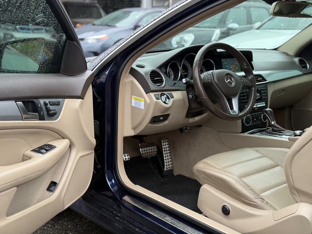 2013 Mercedes-Benz C-Class Image 8