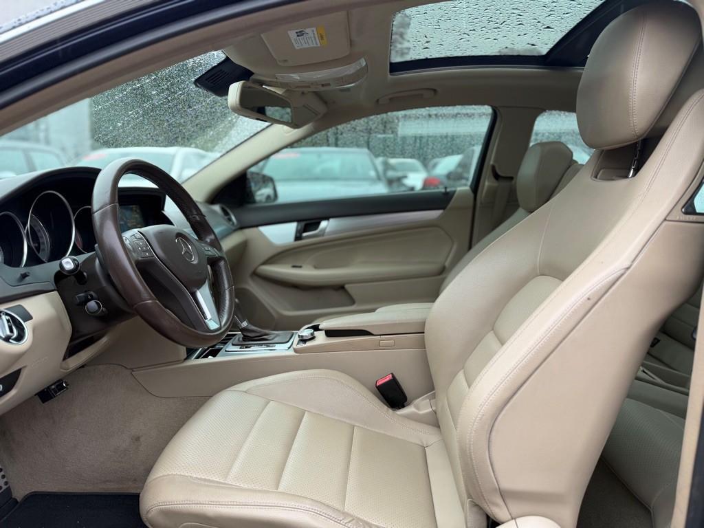 2013 Mercedes-Benz C-Class Image 9