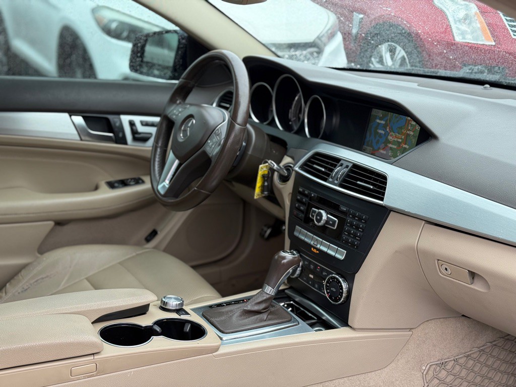 2013 Mercedes-Benz C-Class Image 16