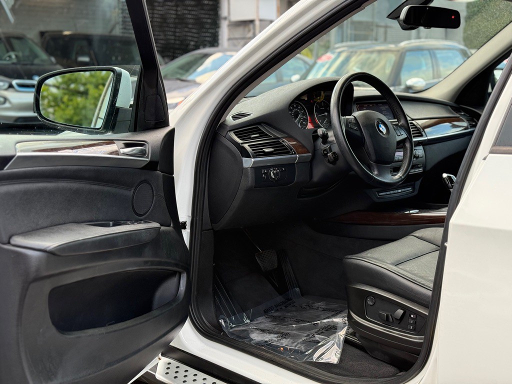 2012 BMW X5 Image 9