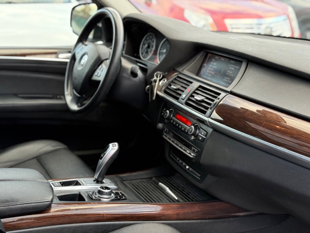 2012 BMW X5 Image 17
