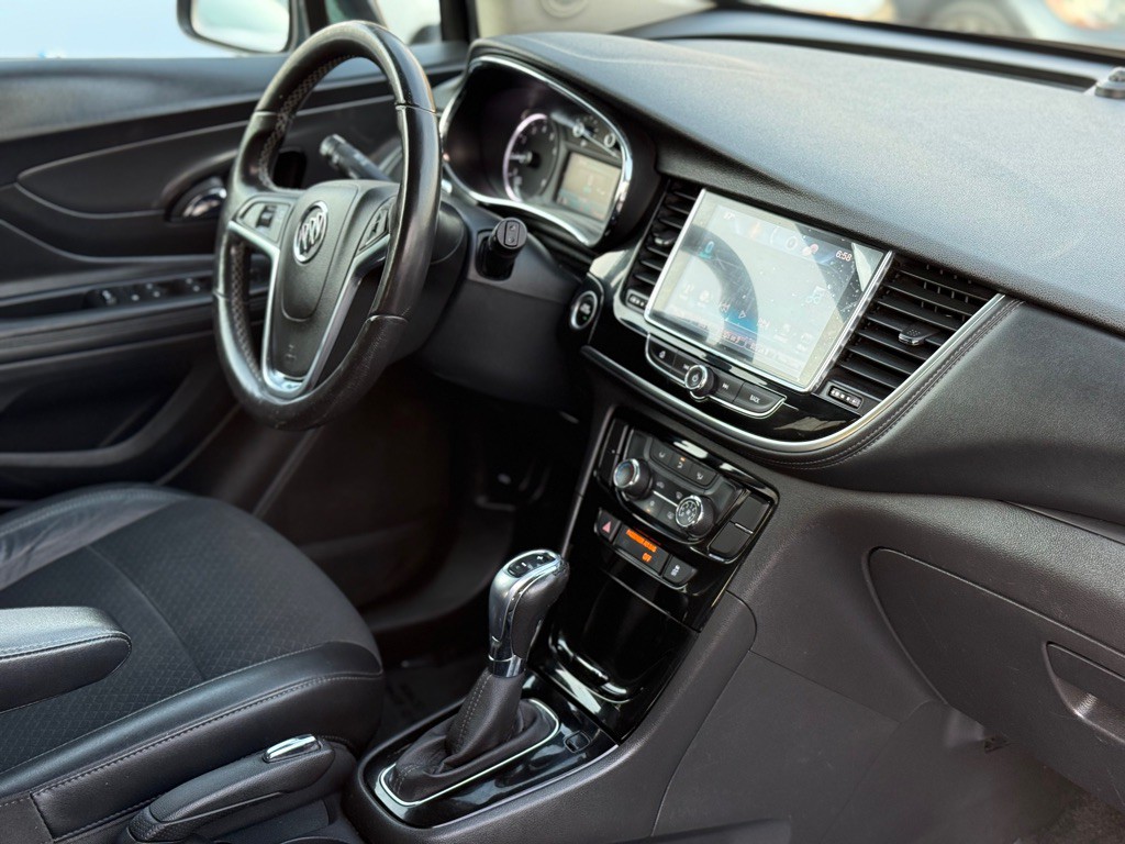 2017 Buick Enclave Image 16