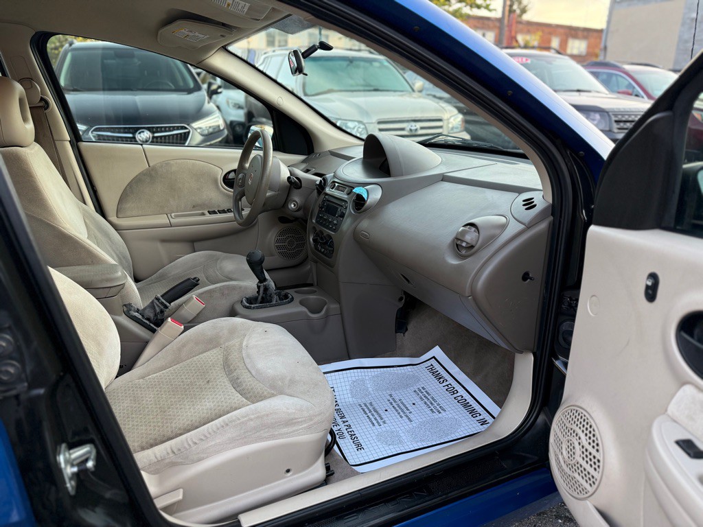 2004 Saturn ION Image 14