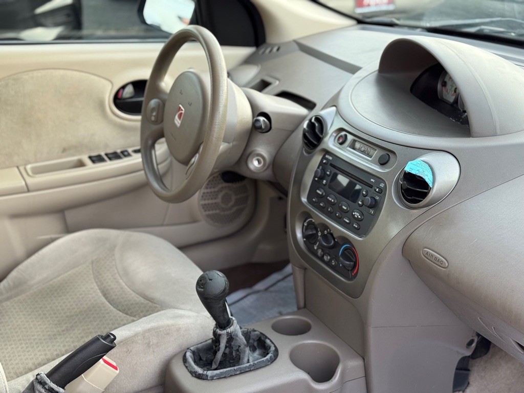 2004 Saturn ION Image 16