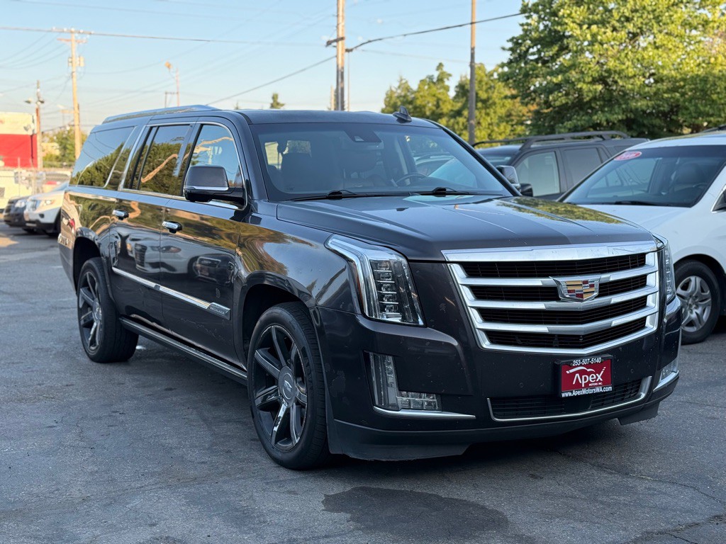 2015 Cadillac Escalade Image 2