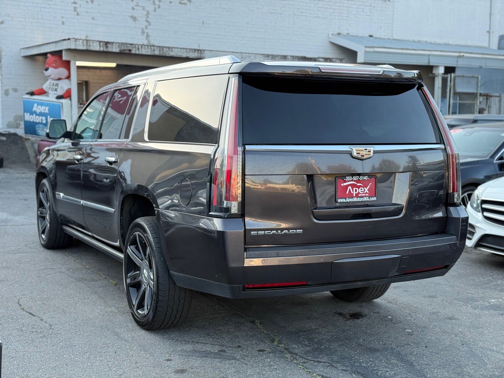 2015 Cadillac Escalade Image 5