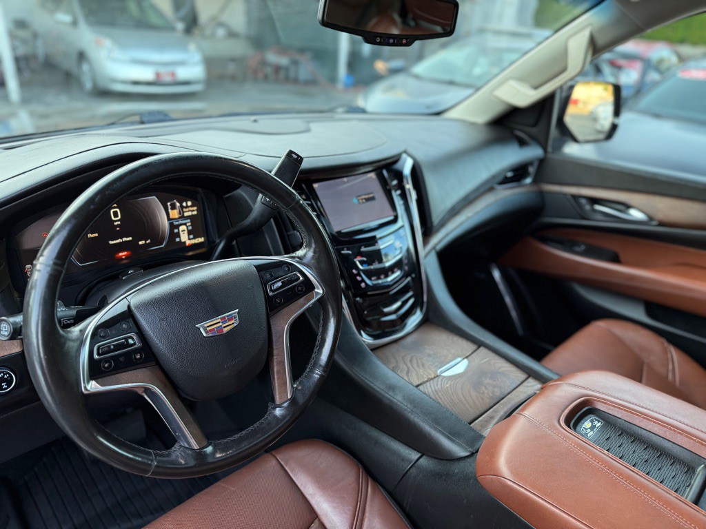 2015 Cadillac Escalade Image 11