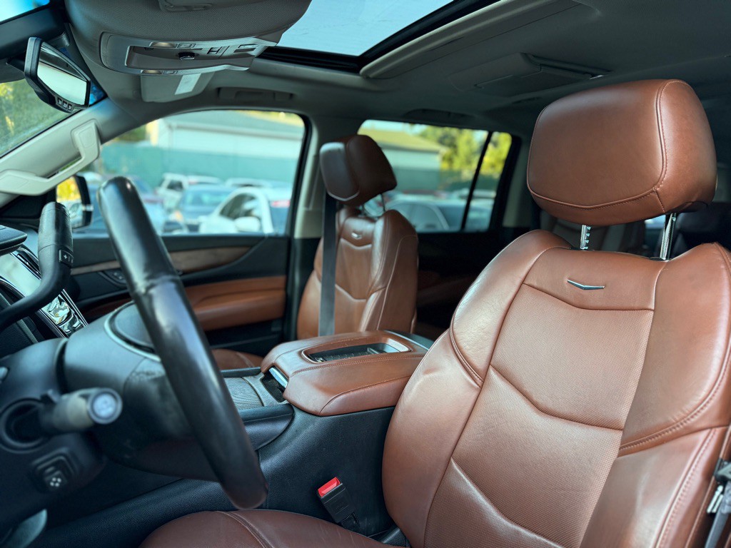 2015 Cadillac Escalade Image 13