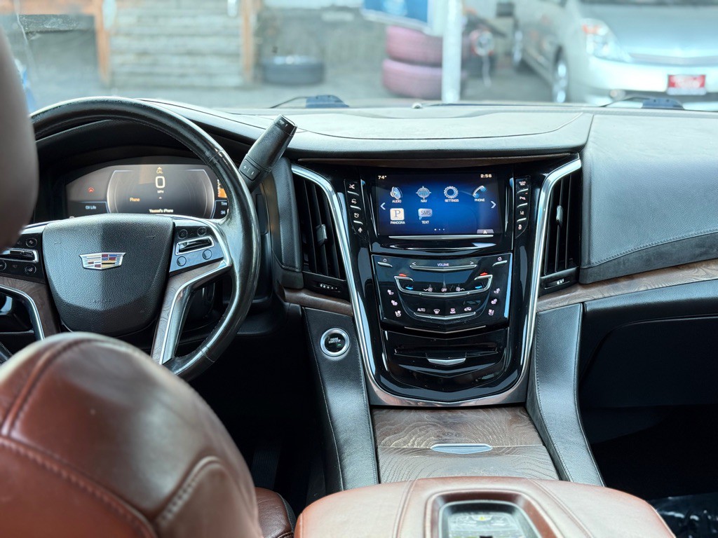 2015 Cadillac Escalade Image 19
