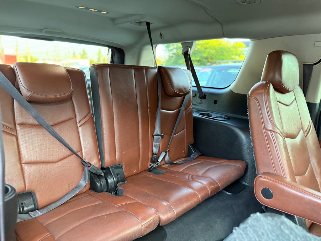 2015 Cadillac Escalade Image 27
