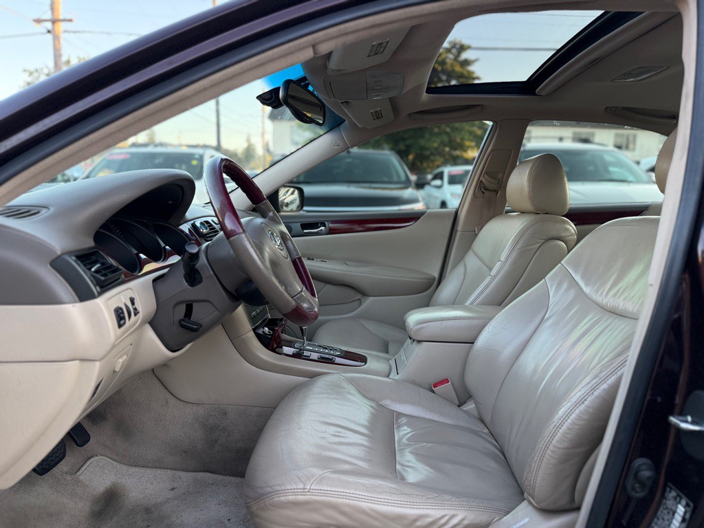 2003 Lexus ES 300 Image 9