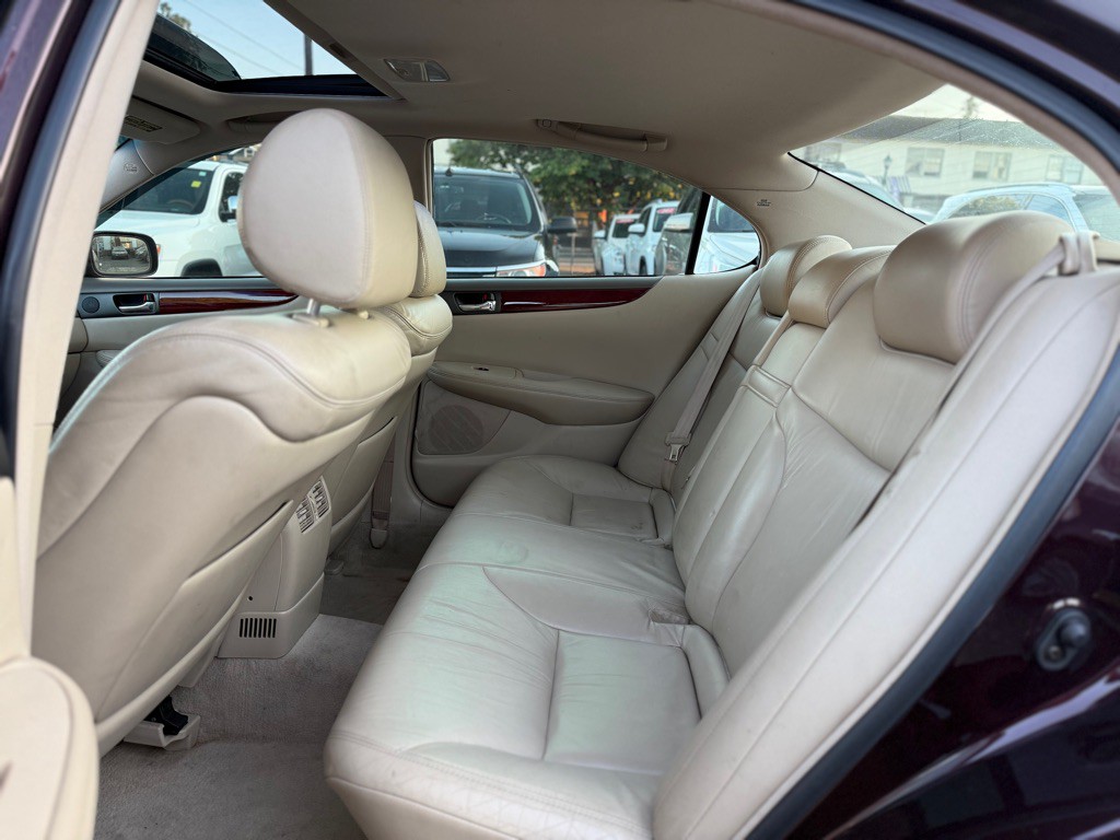 2003 Lexus ES 300 Image 11