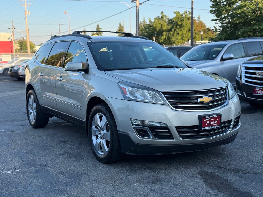 2013 Chevrolet Traverse Image 2