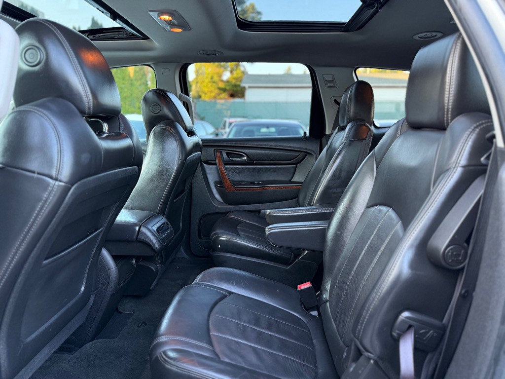 2013 Chevrolet Traverse Image 12