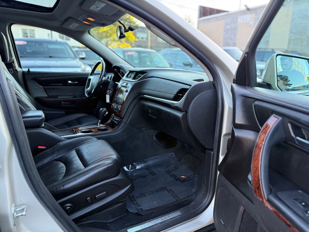 2013 Chevrolet Traverse Image 16