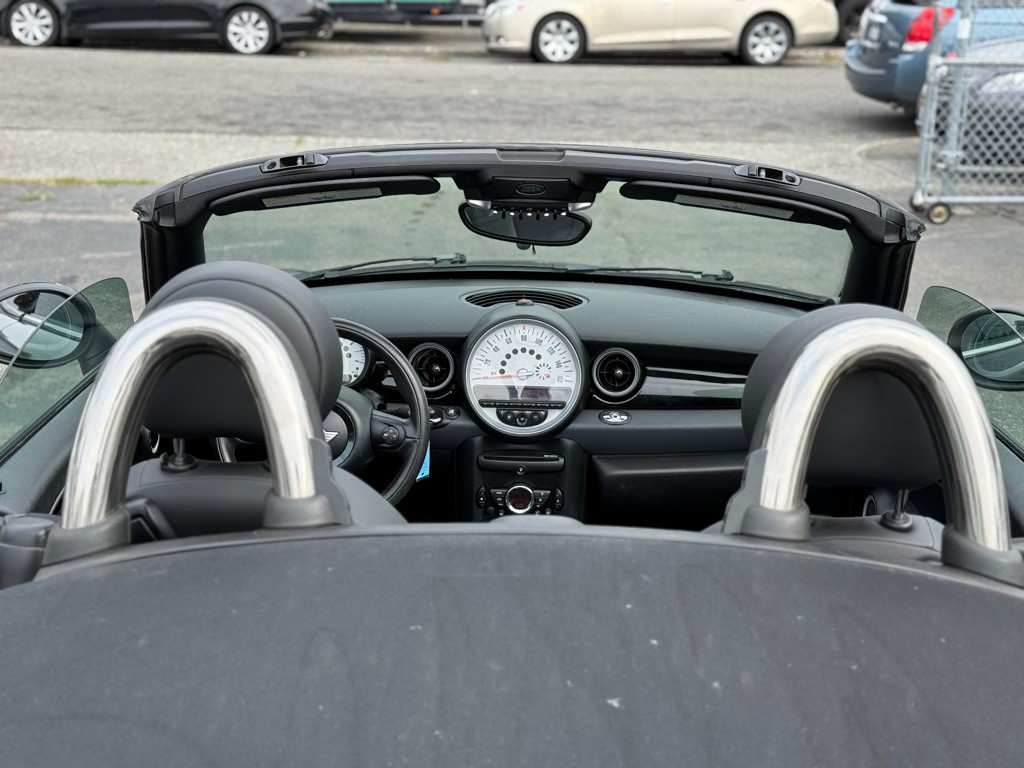 2012 MINI Cooper Image 10