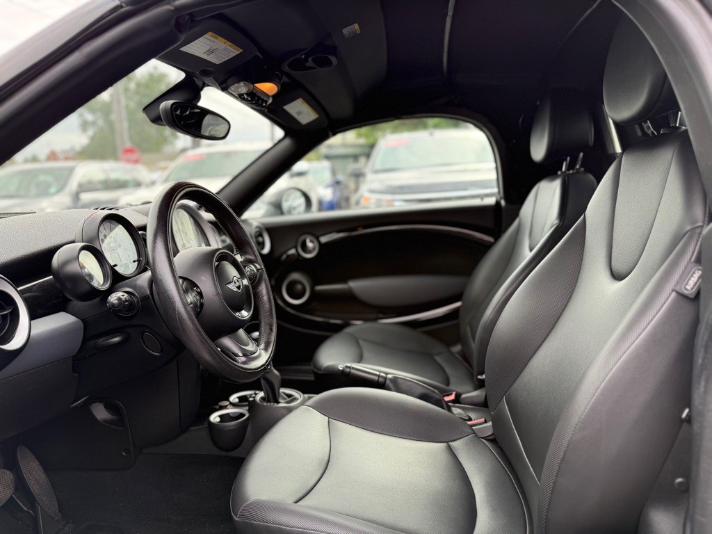 2012 MINI Cooper Image 12