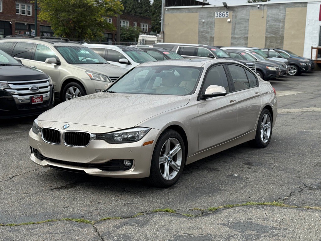 2013 BMW 3 Series Image 1